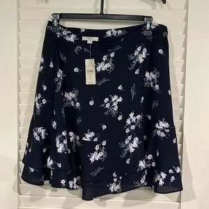 NWT. Chiffon Mini. Navy floral. Flowy, romantic. SZ 8p. Loft.